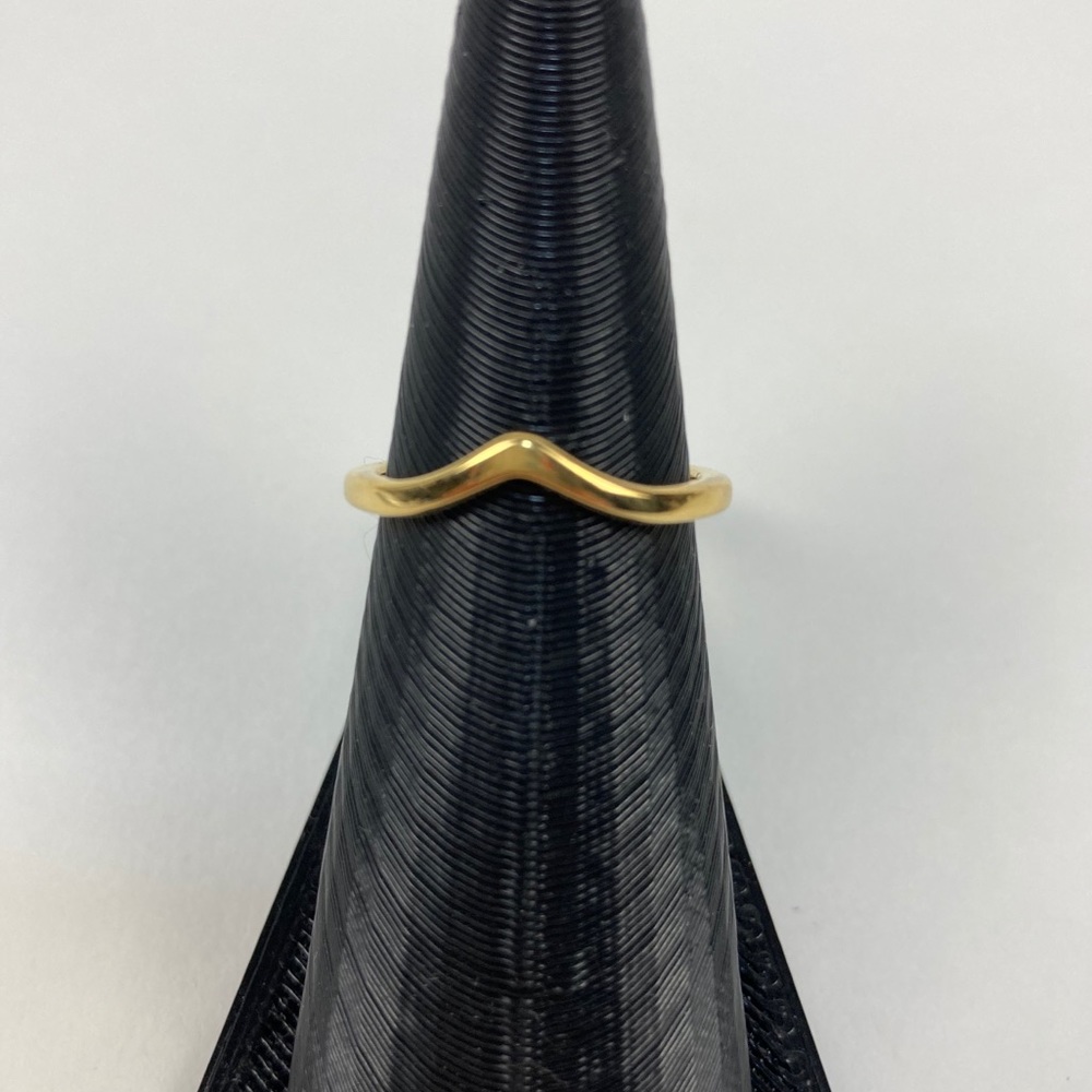 Gold Tone Wave Ring Size 7 1/2 NWT